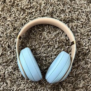 Never used Beats Studio Wireless headphones.